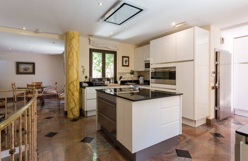 San Agustin Villa | Luxury villa with private pool and garden