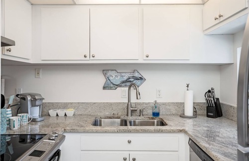Siesta Key Condo | Luxurious 1-bedroom condo a short walk to Siesta Key Beach
