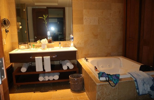 Villa Juarez Resort | Luxurious 1 BR Suite with separate living/dining/kitchen area and balcony