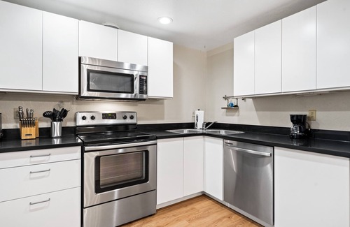 Cuernavaca Condo | Luxurious 1b/1b Designed For Long Stays In Tech Capital!