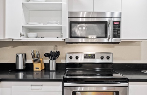 Cuernavaca Condo | Luxurious 1b/1b Designed For Long Stays In Tech Capital!
