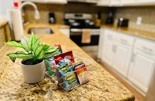 North Houston Apartment | Luxurious 1BR/1BA Oasis w/Pool in Houston!