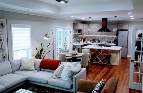 Decatur Apartment | Luxurious 2-bedroom 2.5 bath basement apartment in wonderful Decatur.