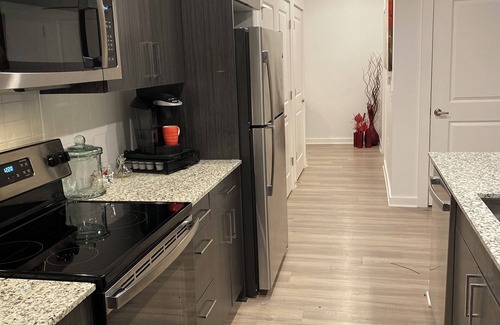 Boulevard Heights Apartment | Luxurious 2-bedroom apartment w/WiFi, fitness room & pool in Beautiful Atlanta