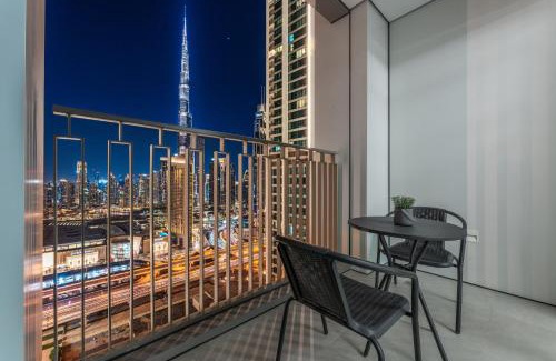 Za'abeel 2 Apartment | Luxurious 2-BR Apt Pool, Gym & Burj Khalifa View