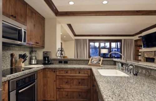 Avon Condo | Luxurious 2BDR. Ski-in/out. Free Lift Tickets during your stay.