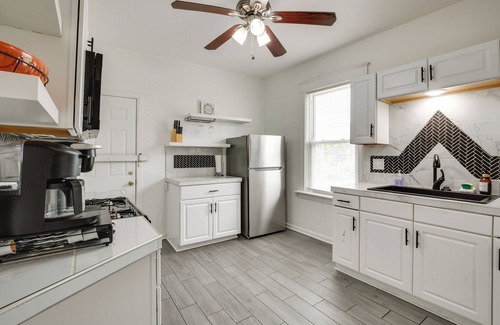 North Hyde Park Condo | Luxurious 2BR Kansas City Condo Near Downtown