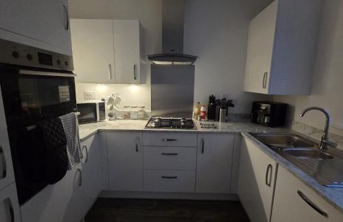 Hatfield House | Luxurious 3 Bed & 3 Bath Hatfield House with Balcony View & Terrace Garden