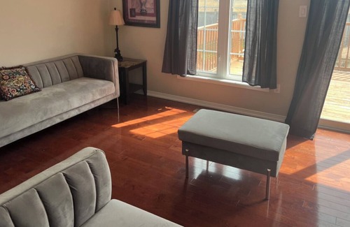 Churchill Meadows House | Luxurious 3 bedroom home in prestigious neighbourhood