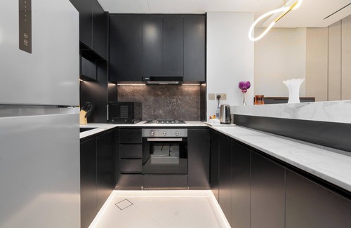 Business Bay Apartment | Luxurious 3B Panoramic Burj View l King size Bed