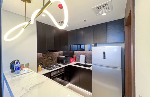 Business Bay Apartment | Luxurious 3B Panoramic Burj View l King size Bed