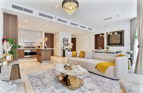 Downtown Dubai Apartment | Luxurious 3BR in Downtown with Burj Khalifa View