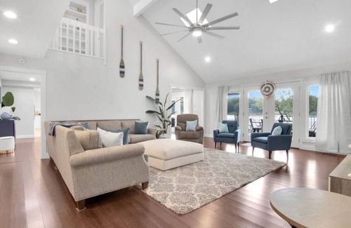 Eatonton House | Luxurious 3br Lake House + Dock