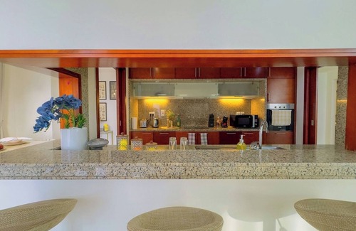 Ras Al Khor Industrial Area Apartment | Luxurious 3BR Overlooking Burj Khalifa-Downtown