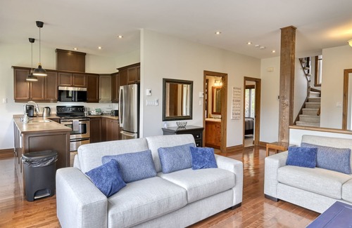 Mont-Tremblant House | Luxurious 4 Bedroom Retreat On la Bete 18th Hole