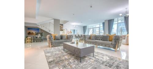Dubai Marina Apartment | Luxurious 4-Bedroom Duplex VILLA Apartment near JBR