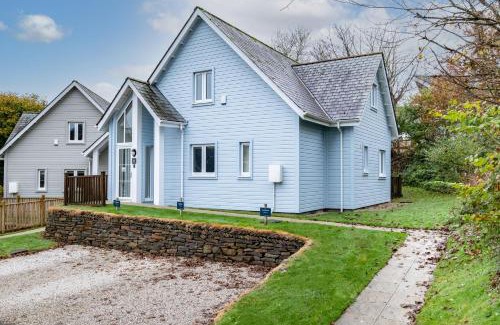 St Austell House | Luxurious 4 Bedroom New England Style Villa - Trewhiddle V16