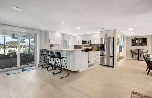 Sarasota Villa | Luxurious 4-Bedroom Retreat near Siesta Key