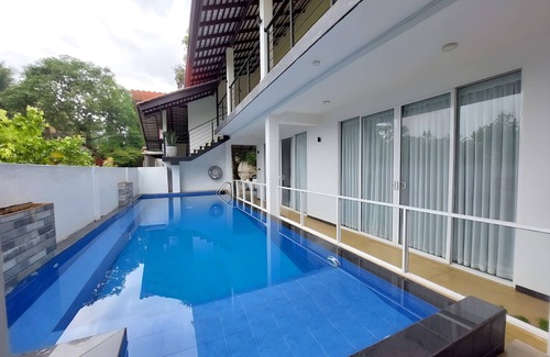 Galle Villa | Luxurious 4-bedroom villa with WiFi, AC ,Pool in gorgeous Galle near Galle fort