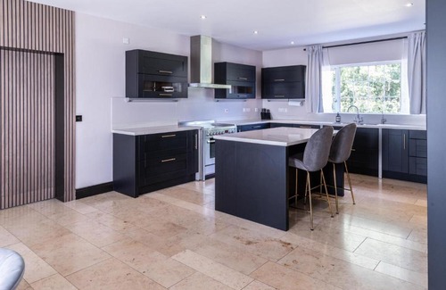 Magherafelt House | Luxurious 4BD family Retreat in Magherafelt