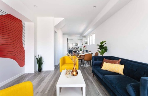 Historic Filipinotown House | Luxurious 4BR 3.5BA Townhome with Parking