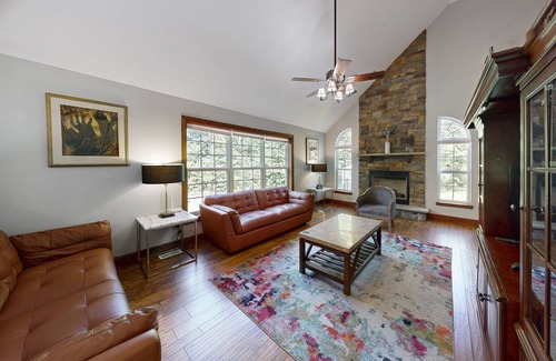 Blakeslee Villa | Luxurious 4BR Poconos Green Estate with Hot Tub, Sauna & Jacuzzi