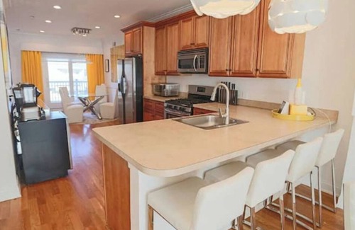 Seaside Heights House | Luxurious 4BR Townhouse w/Rooftop Deck & Pool