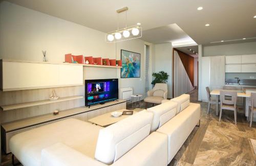 Jala Villa | Luxurious 5 Bedroom Beach Villa