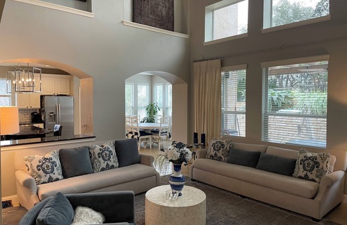 Falconhead House | Luxurious 5-bedroom Rental with Pool, Hot Tub and Putting Green!