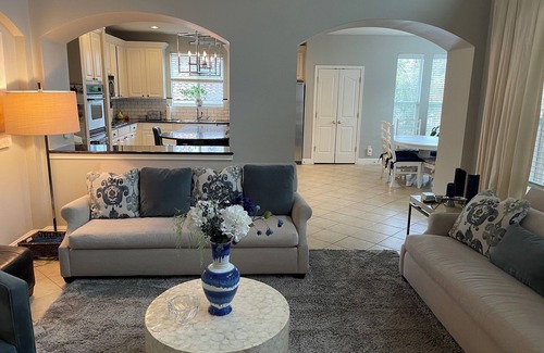 Falconhead House | Luxurious 5-bedroom Rental with Pool, Hot Tub and Putting Green!
