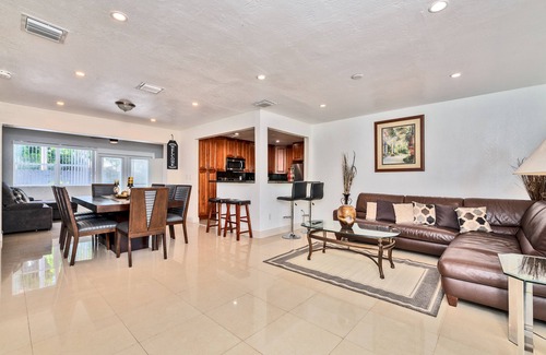 Seybold House | Luxurious 5bed and 3bath