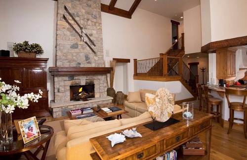 Vail Ski Chalet | Luxurious 5br@ Base of Vail | Near the Gondola