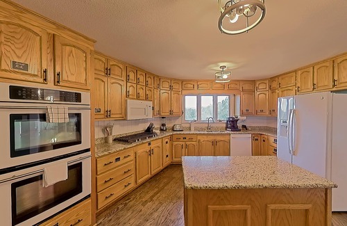 Sevierville Villa | Luxurious 7 acre/7 bedroom/7 bath mountain estate.n