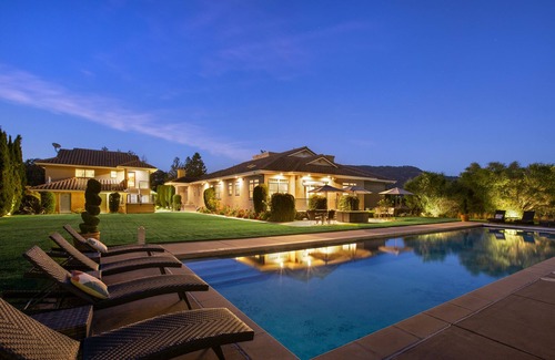 Sonoma House | Luxurious 7-Acre Estate & Guest House on Private Vineyard, With Pool & Game Room