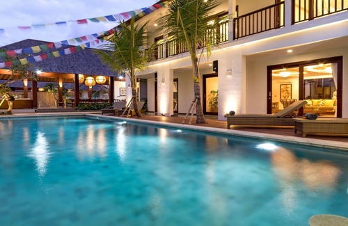 Berawa Villa | Luxurious 7BR Villa In Berawa - 9Min Drive To Batu Bolong Beach! W/Swim Pool!