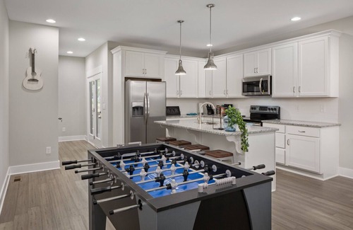 Talbot's Corner House | Luxurious 8 bd/6ba with ROOFTOP! Price is the total!