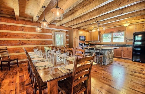 Rockbridge Cabin | Luxurious Accommodations and Games - 4 Private Family Suites - Secluded