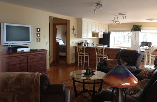 Kodiak Apartment | Luxurious Accommodations With Spectacular Ocean Views