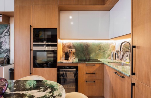 Odeon Apartment | Luxurious air-conditioned four-room apartment Perle