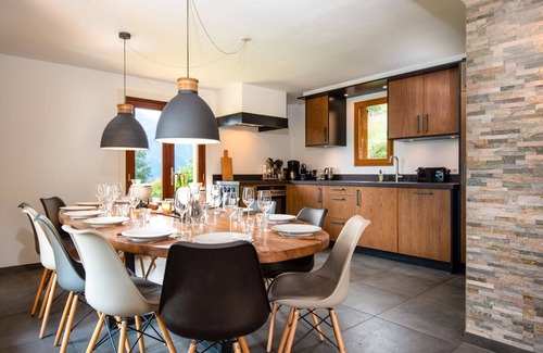 Villard-Reculas Ski Chalet | Luxurious and cozy chalet - right on the slopes - free WiFi&Netflix- Alpe d'Huez