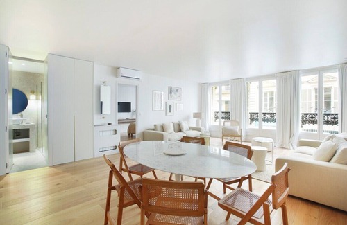 Quartier de la Porte-Saint-Denis Apartment | Luxurious and new apartment in the center of Paris