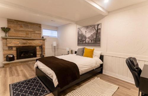 Sheridan Apartment | Luxurious and Spacious Apartment with 2 bedrooms and 2 Baths