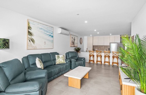 Batemans Bay Apartment | Luxurious apartment with pool in the heart of Batemans Bay