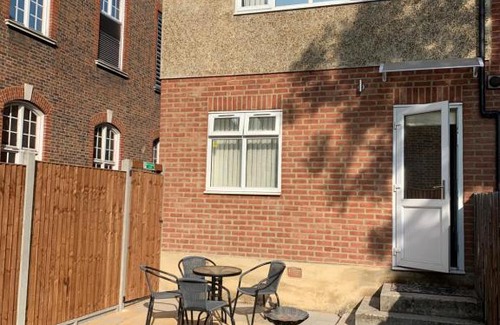 Wood Green Apartment | Luxurious Apartment "N22"