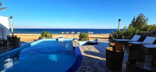 Dahab Villa | Luxurious Beachfront Villa with Private Pool & Jacuzzi in Dahab