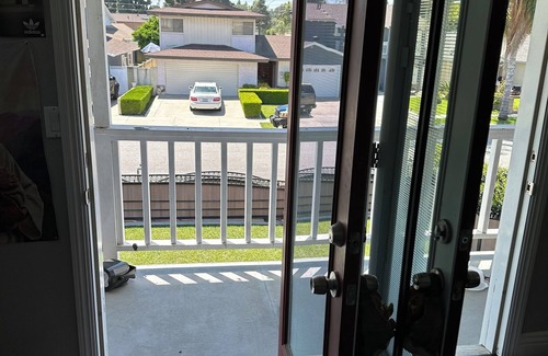 Harbor House | Luxurious big city home close to beach, Orange County, knotts, Disney and more