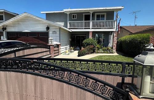 Harbor House | Luxurious big city home close to beach, Orange County, knotts, Disney and more