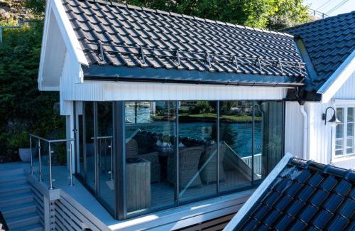 Arendal House | Luxurious Boathouse with Private Dock in the Best Location in Arendal