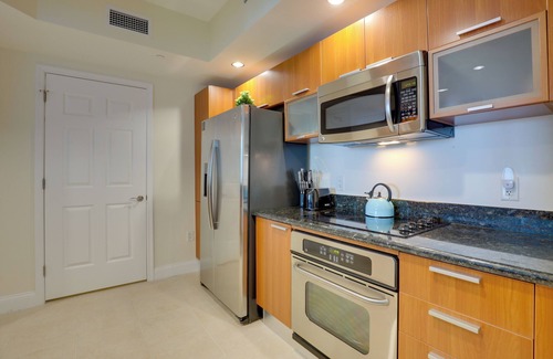 Kingston Condo | Luxurious Daytona Beach Condo w/Resort Amenities!
