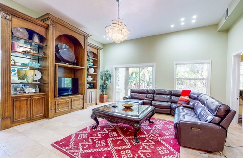 Hunt Club House | Luxurious dog-friendly home, gas grill, kitchen